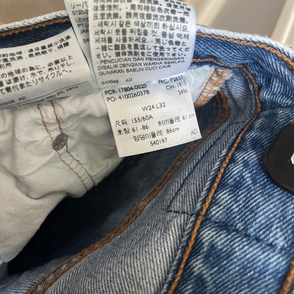 Levi Button Fly 501 . - image 8